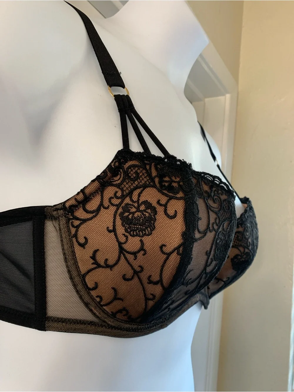 Hips & Curves Black Lace Bra Size 38C